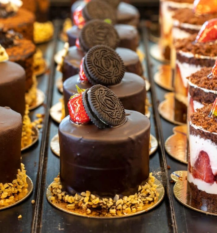 Cakes & Pastries Cakes & Pastries